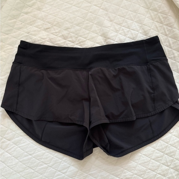 Lululemon Low-Rise Speed Up Short 2.5” Size 8 - Picture 5 of 5
